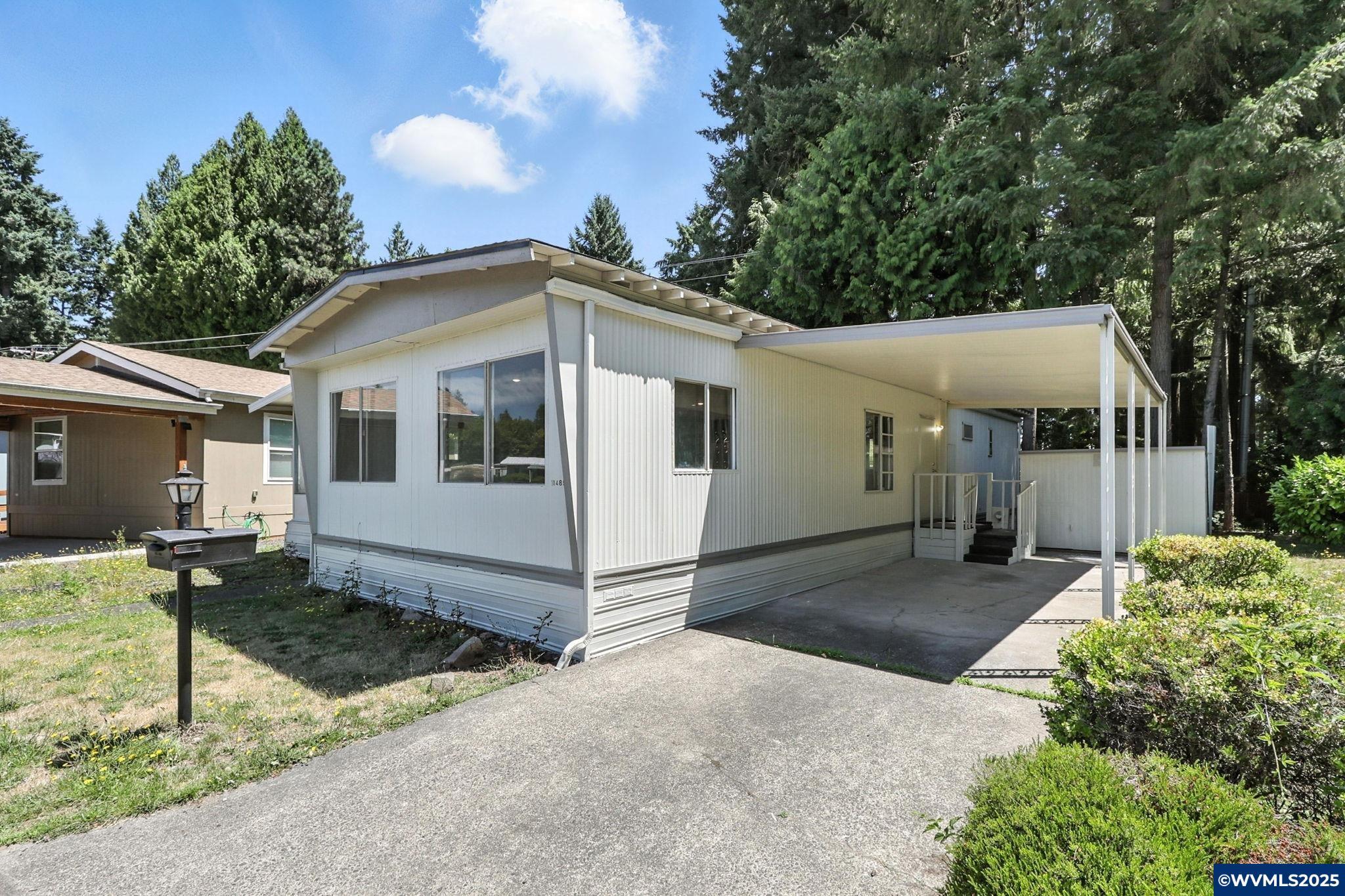 Property Photo: 11489 SW Royal Villa Dr 196 OR 97224