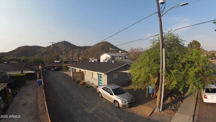 Property Photo:  1322 W North Lane  AZ 85021 