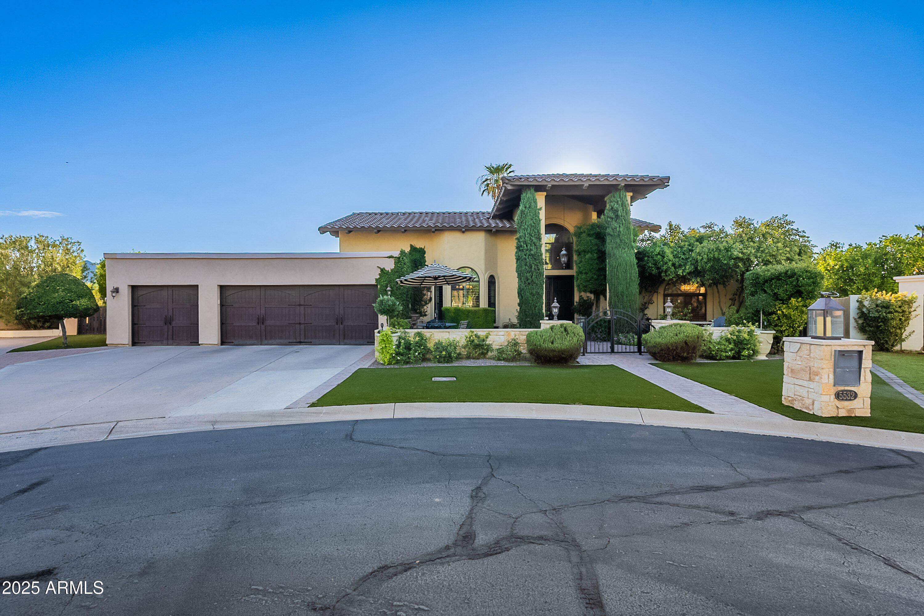 Property Photo:  5532 E Turquoise Avenue  AZ 85253 