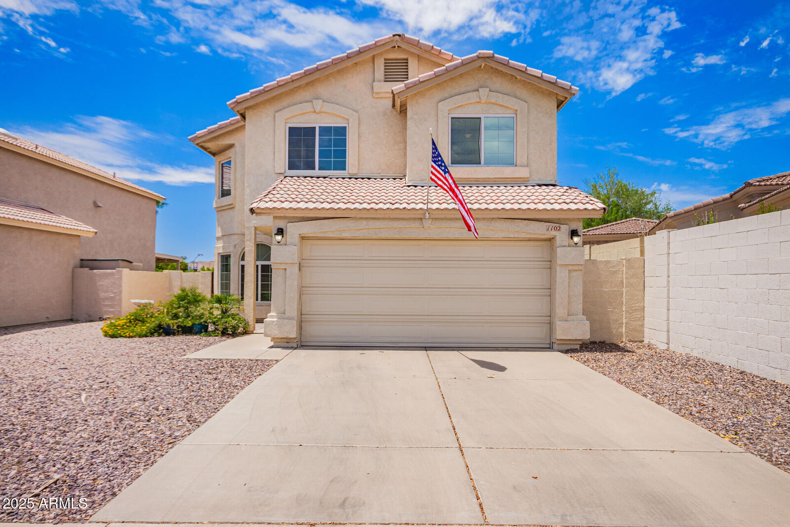 Property Photo:  1102 N Blackbird Drive  AZ 85234 