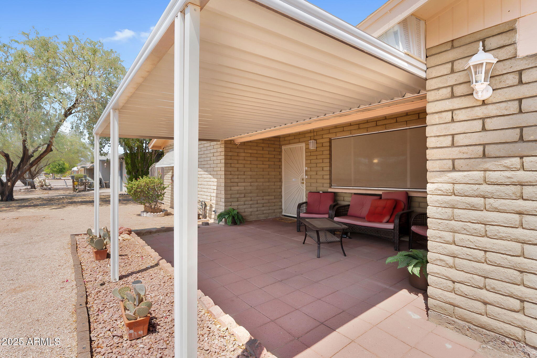Property Photo:  1023 S Ocotillo Drive  AZ 85120 