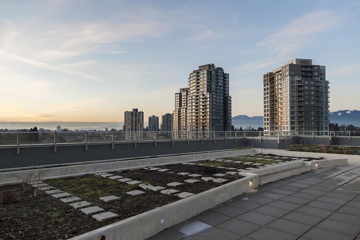 Property Photo: 5598 Ormidale Street 715 BC V5R 0E5
