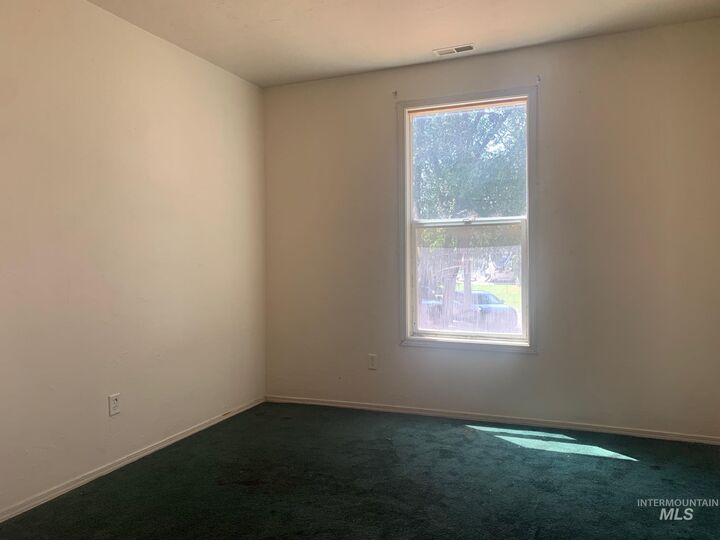 Property Photo: 414 N Birch ID 83352