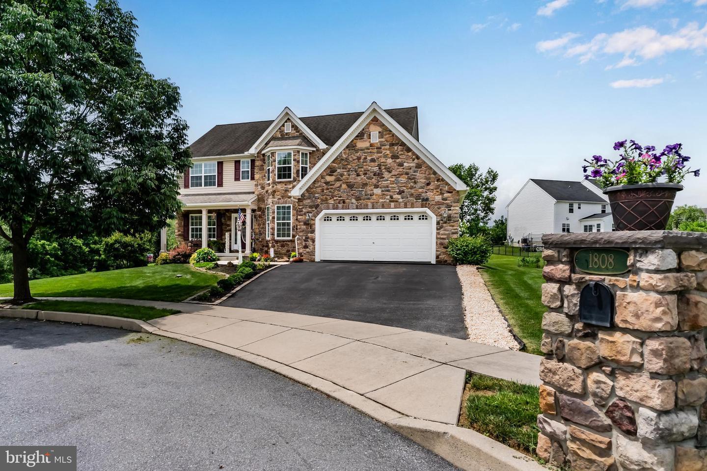 1808 Boxwood Cove  Palmyra PA 17078 photo