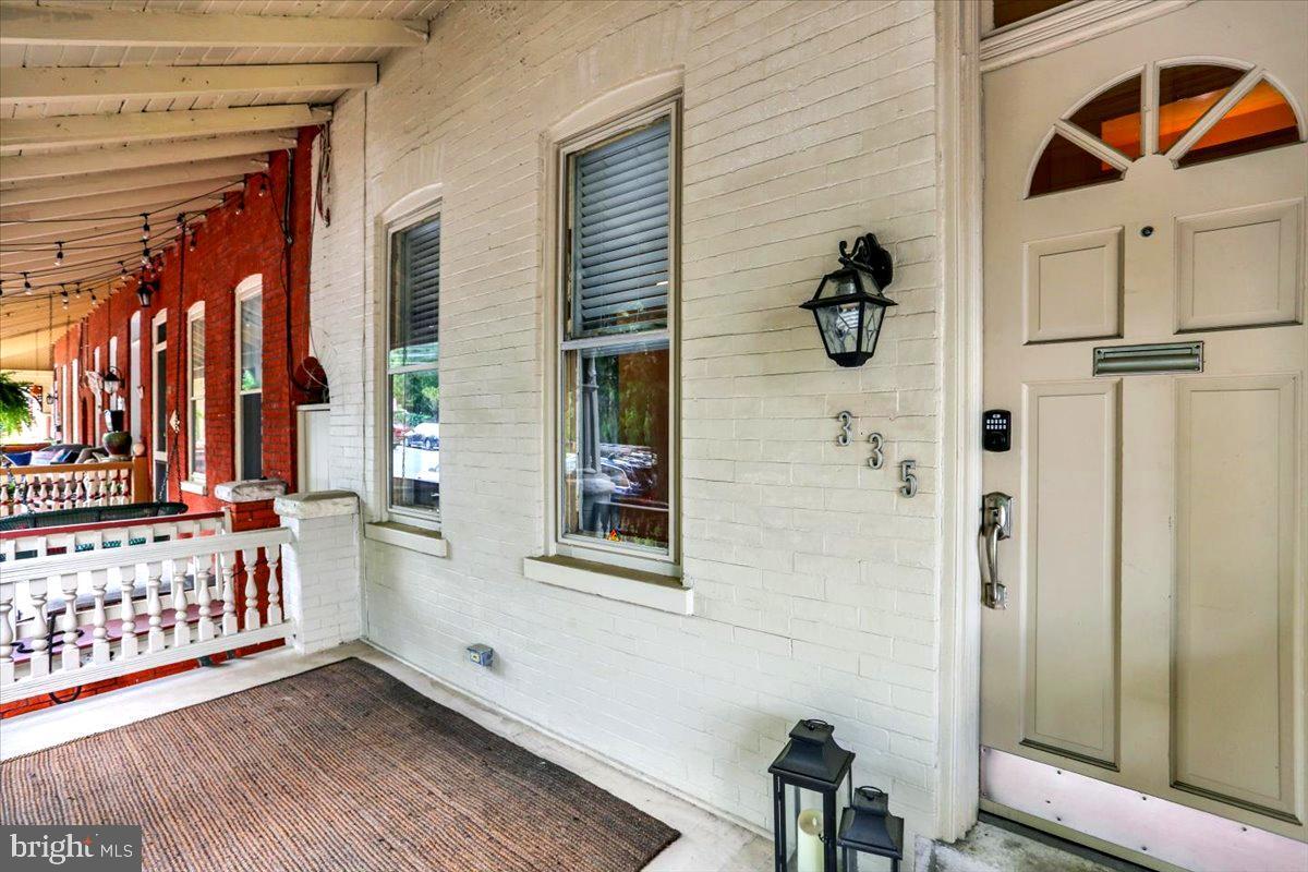 Property Photo: 335 W Walnut Street PA 17603