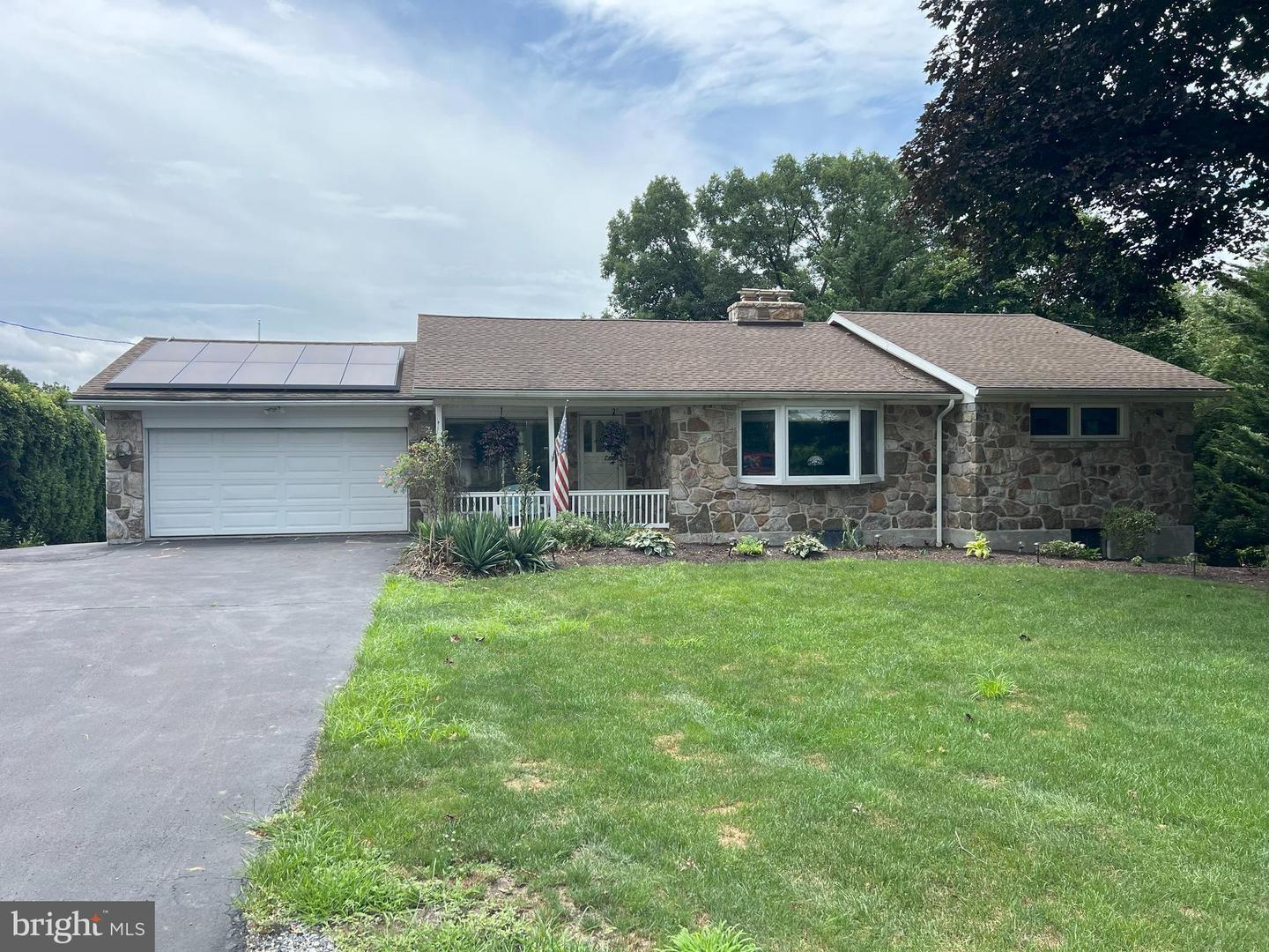 Property Photo: 162 Deck Road PA 19567