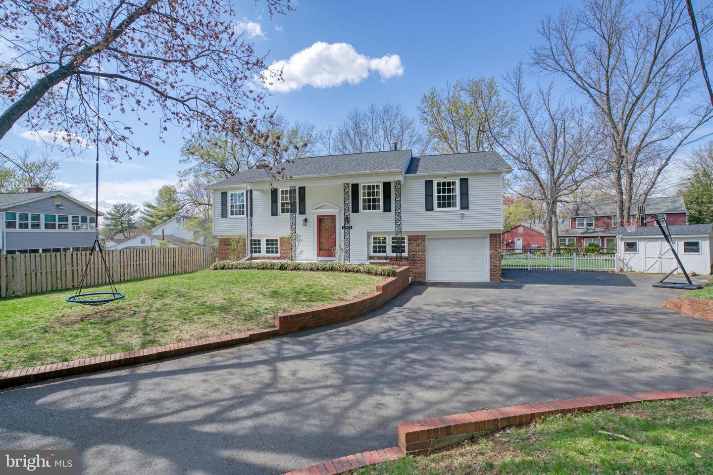 12805 Point Pleasant Drive  Fairfax VA 22033 photo