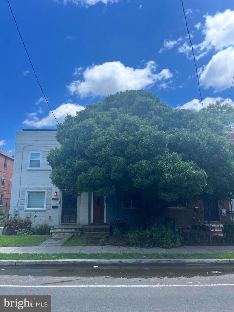 Property Photo: 1526 2nd Street SW DC 20024