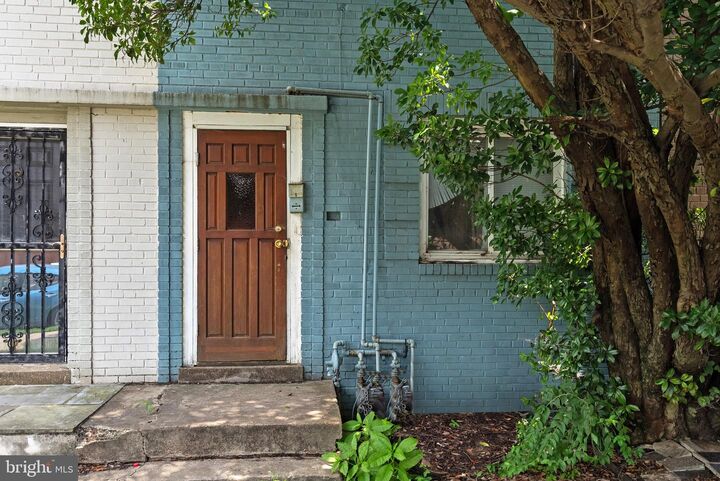 Property Photo: 1526 2nd Street SW DC 20024