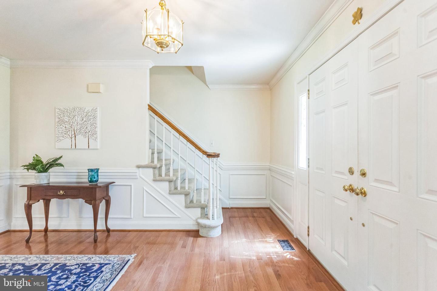 Property Photo: 715 Comly Circle PA 19454