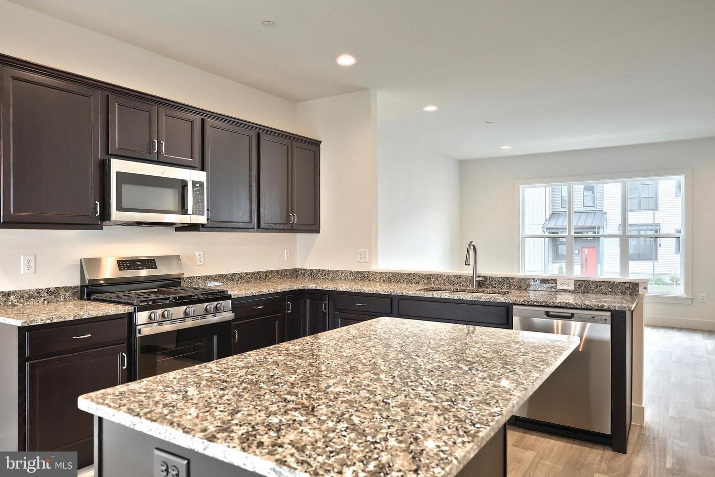 Property Photo:  102 Madison Drive  PA 17055 