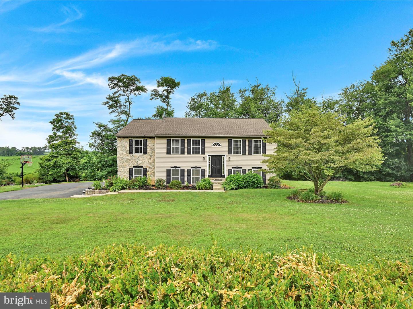 Property Photo:  201 Westbrook Road  PA 17563 