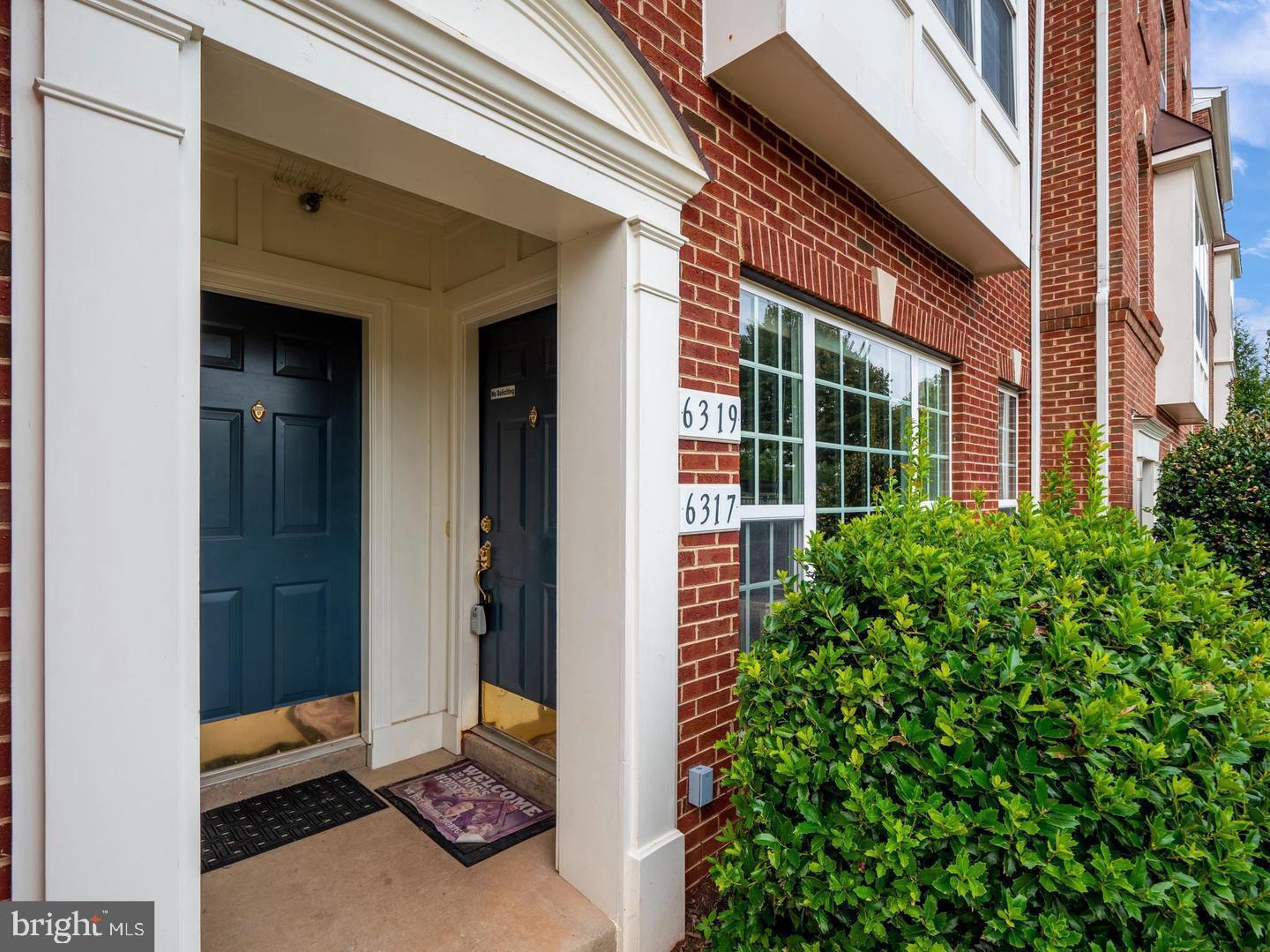 Property Photo:  6317 Iris Meadow Lane  VA 20169 