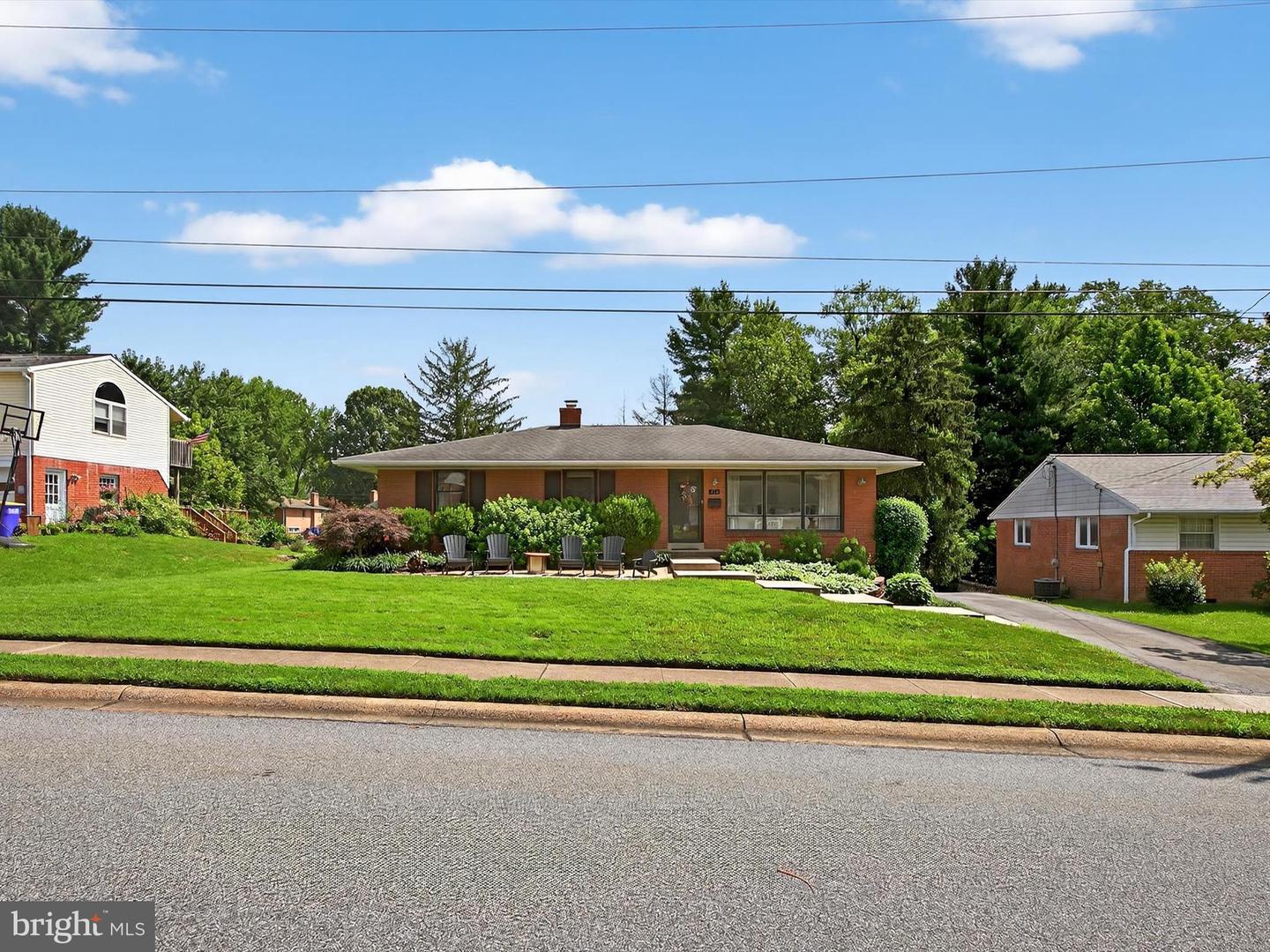 410 Spring Drive  Millersville PA 17551 photo