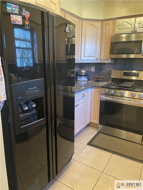 Property Photo:  25 Driscoll Court  NJ 08902 
