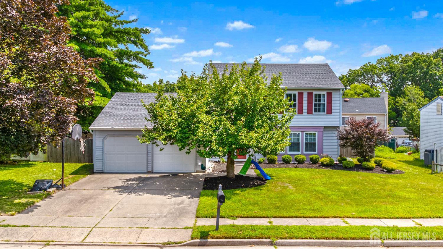 4 Daphne Court  Edison NJ 08820 photo