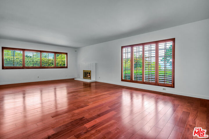 Property Photo: 2925 Dona Susana Dr CA 91604