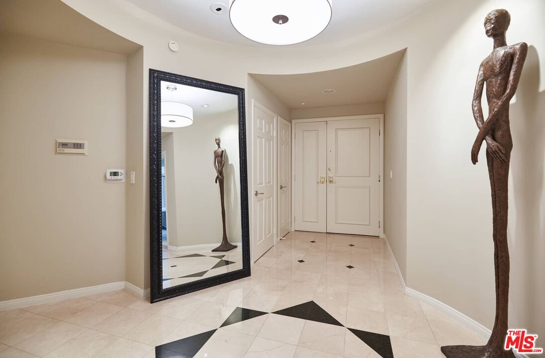 Property Photo: 121 N Almont Dr CA 90211