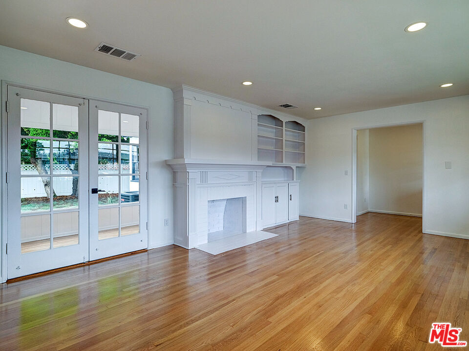 Property Photo:  7101 W 85th St  CA 90045 