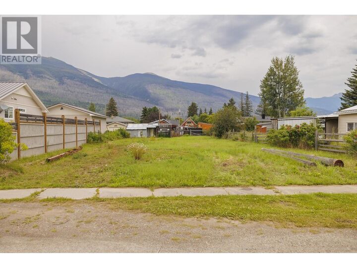 Property Photo:  874 3rd Avenue  BC V0J 2E0 