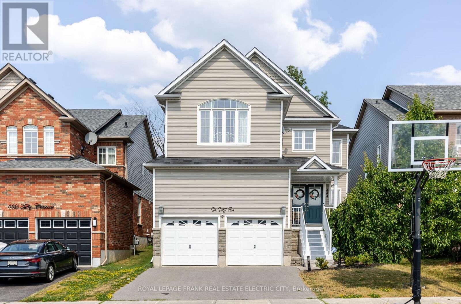 Property Photo:  664 Tully Crescent  ON K9K 0A9 
