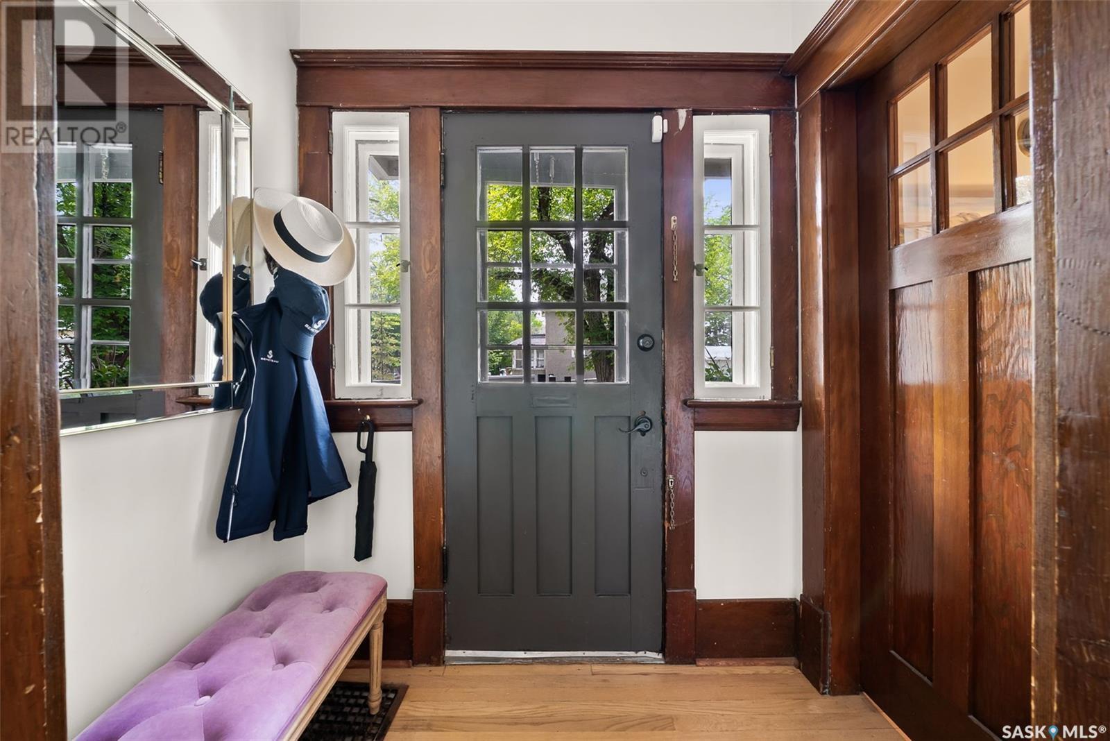 Property Photo: 1706 15th Avenue SK S4P 0Z7