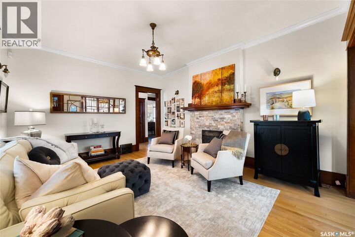 Property Photo:  1706 15th Avenue  SK S4P 0Z7 