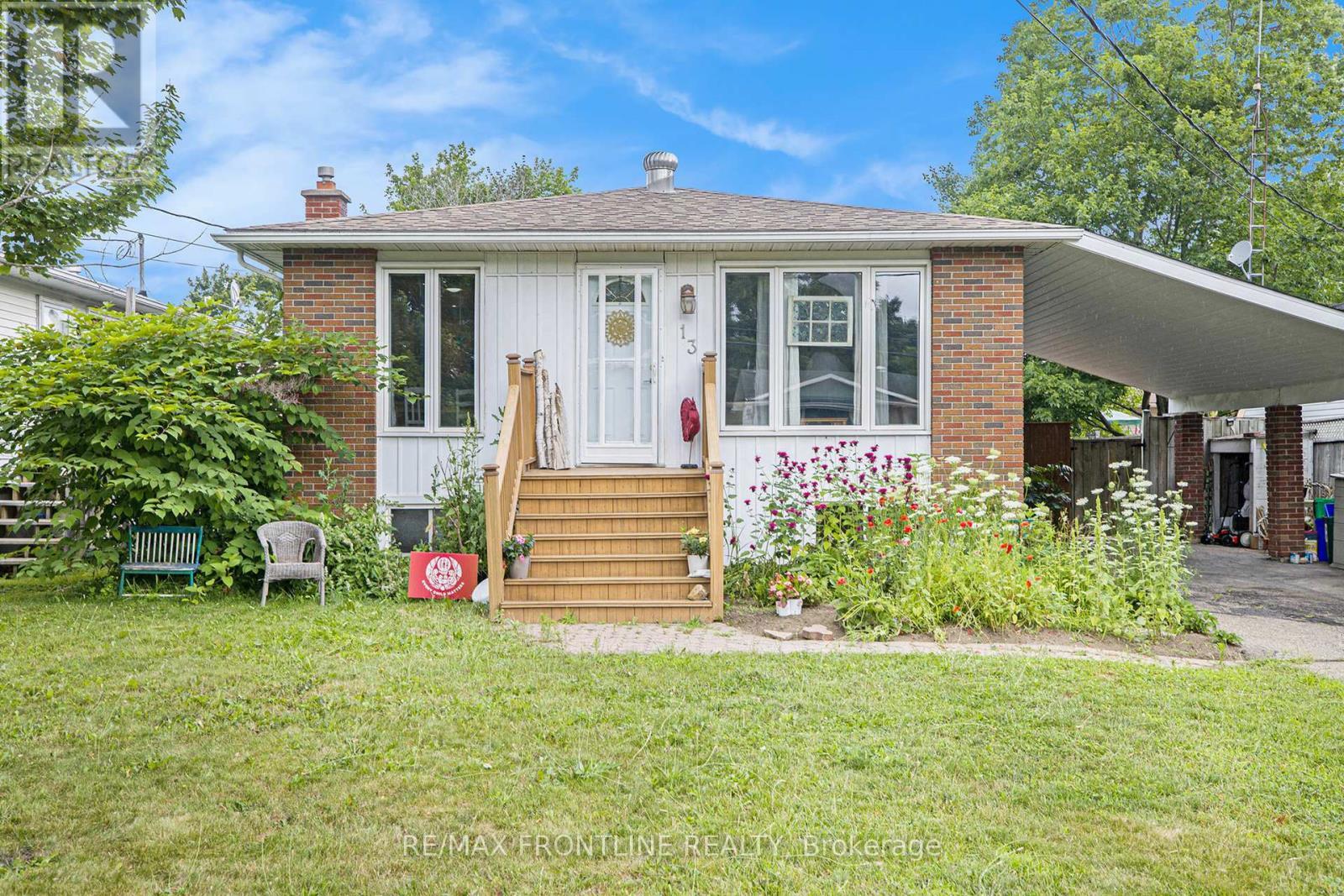 Property Photo: 13 Haggart Street ON K7H 2Z5