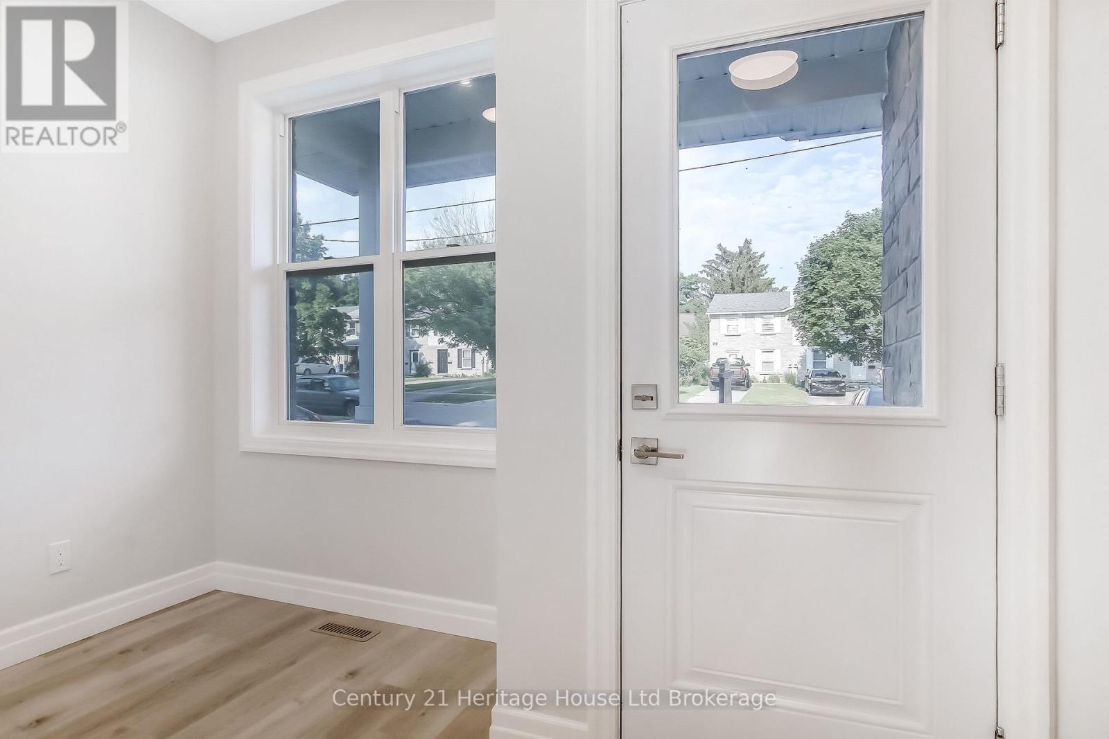 Property Photo: 50 Blandford Street 1 ON N4S 7H6