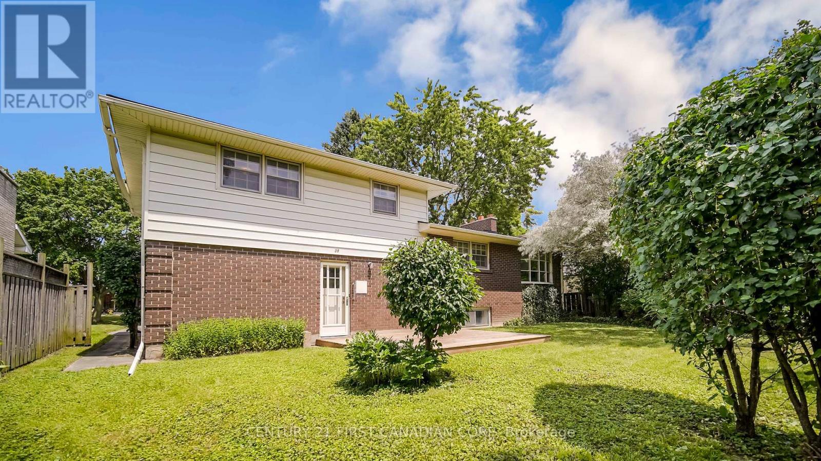 Property Photo:  39 Torrington Crescent  ON N6C 2V8 