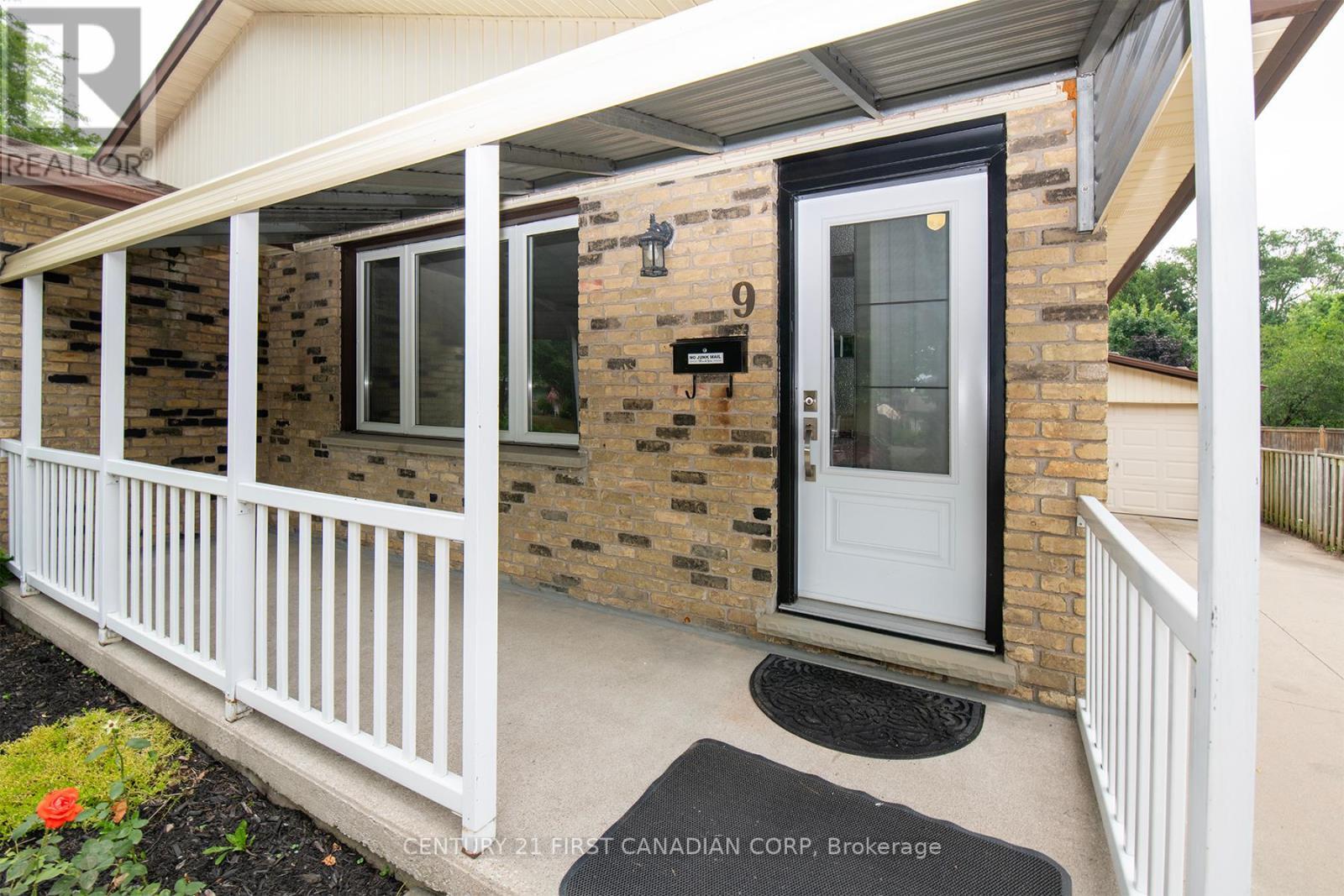 Property Photo: 9 Tilipe Road ON N5Z 2X3