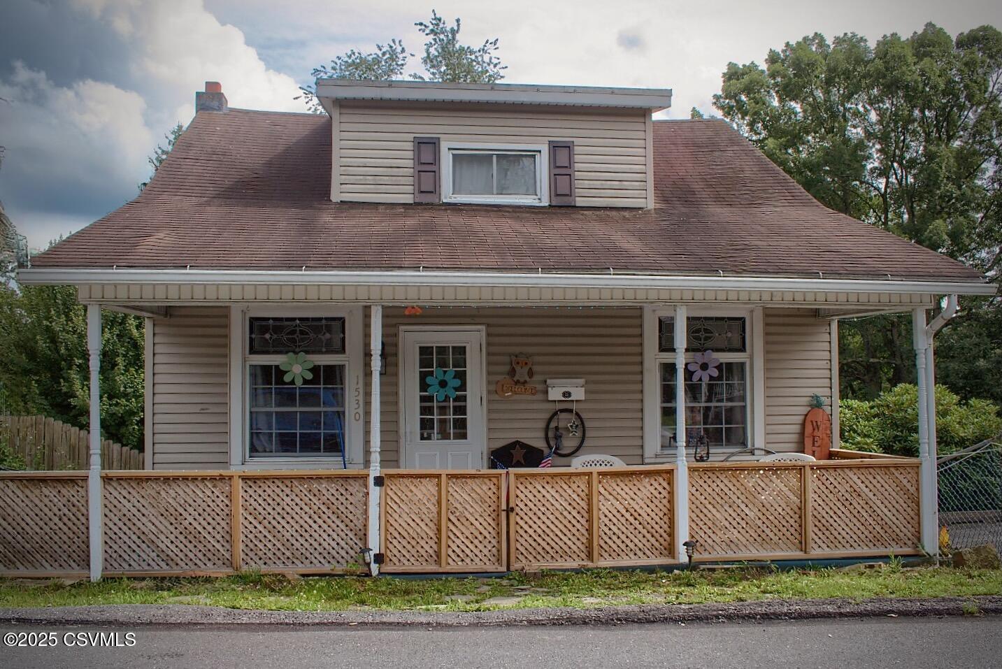 1530 W Fern Street  Coal Township PA 17866 photo