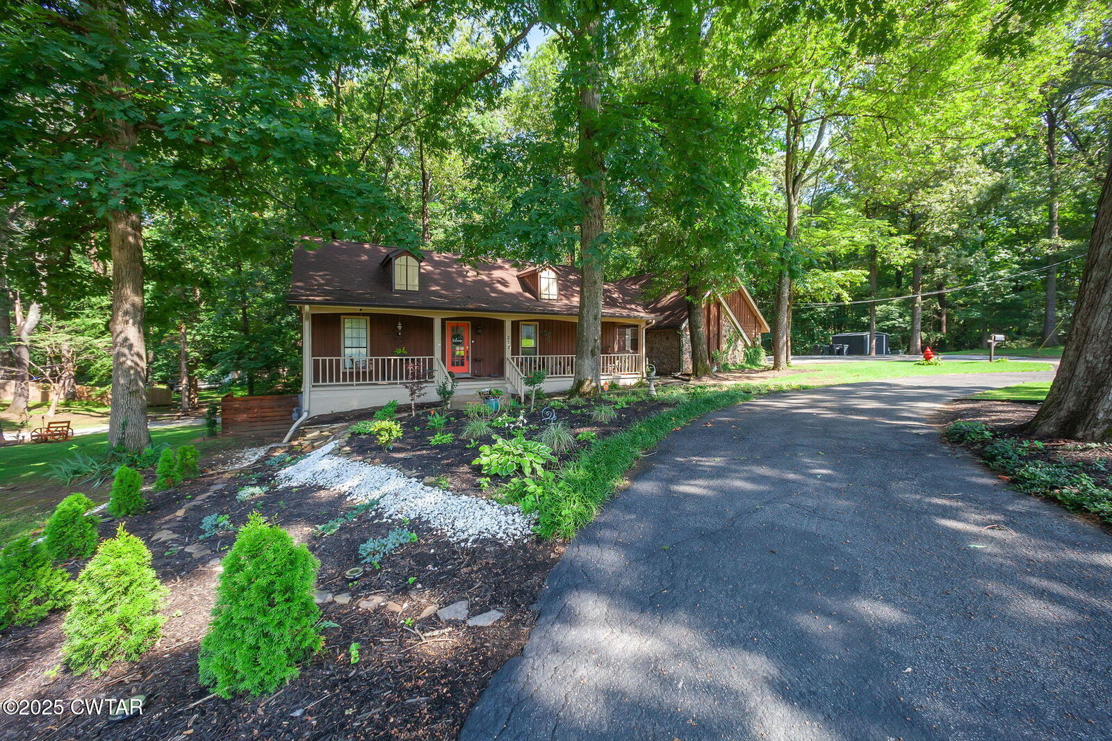 Property Photo: 210 High Oaks Drive TN 38305