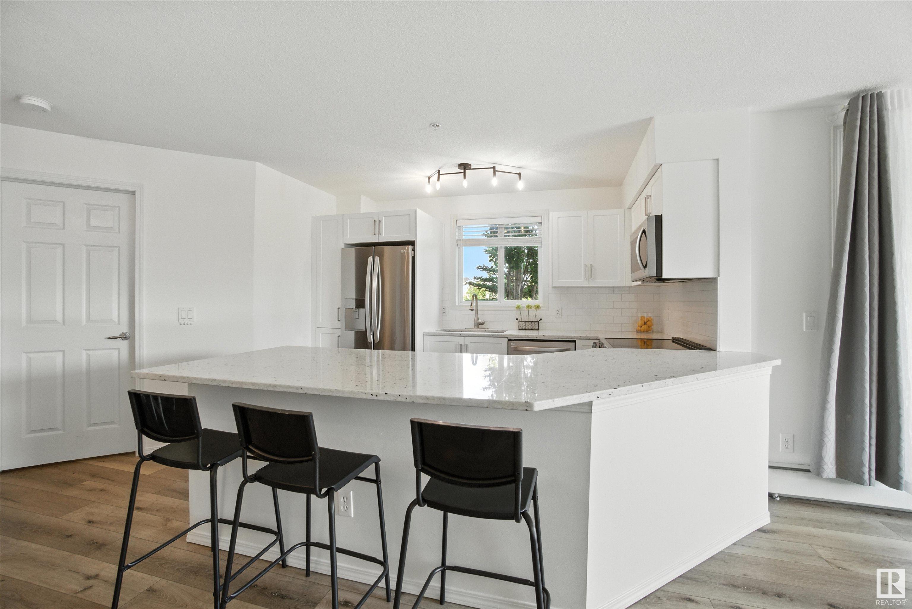 Photo de la propriété:  40 Summerwood Boulevard 301  AB T8H 0C2 