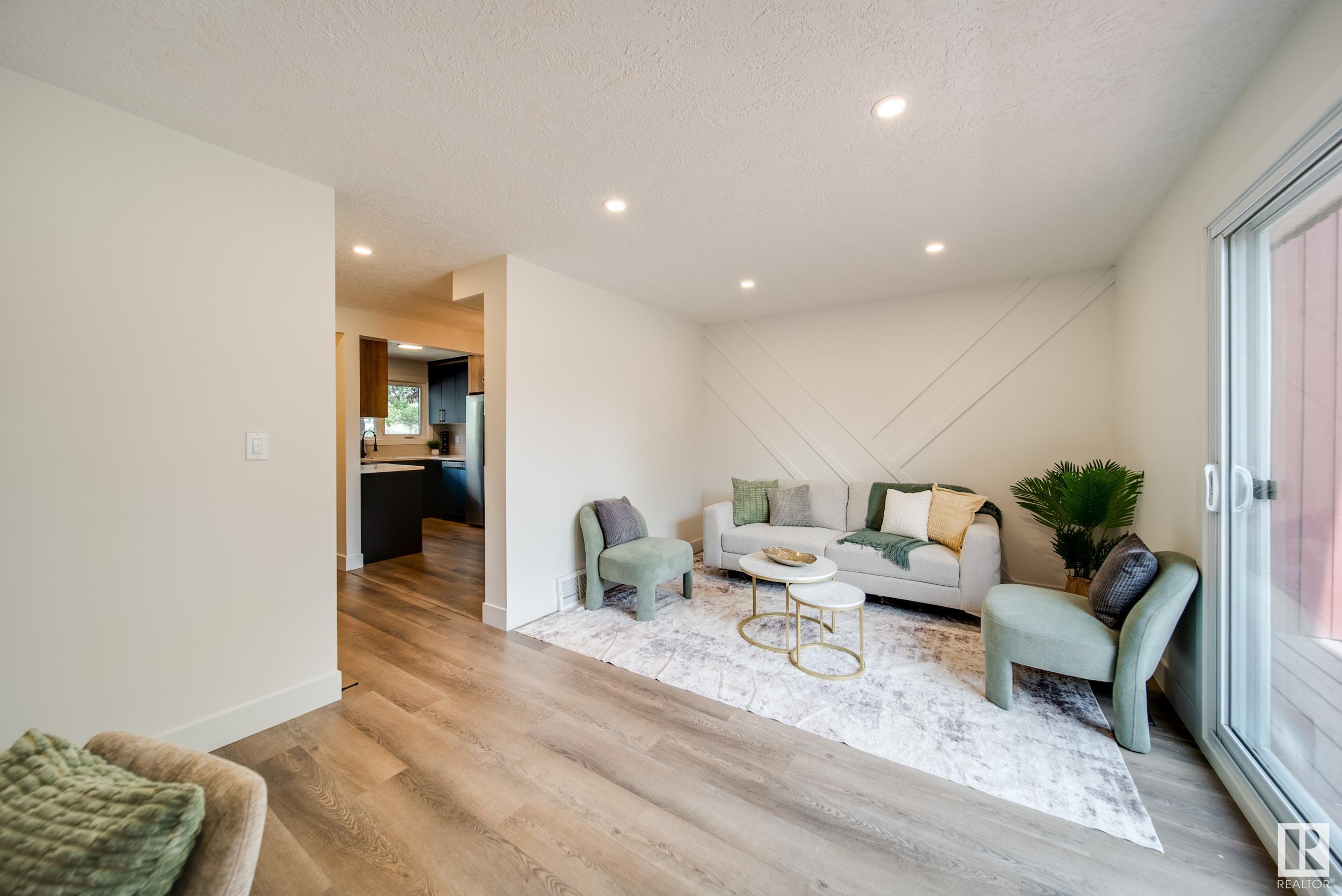 Property Photo:  10630 Beaumaris Road NW  AB T5X 3N4 