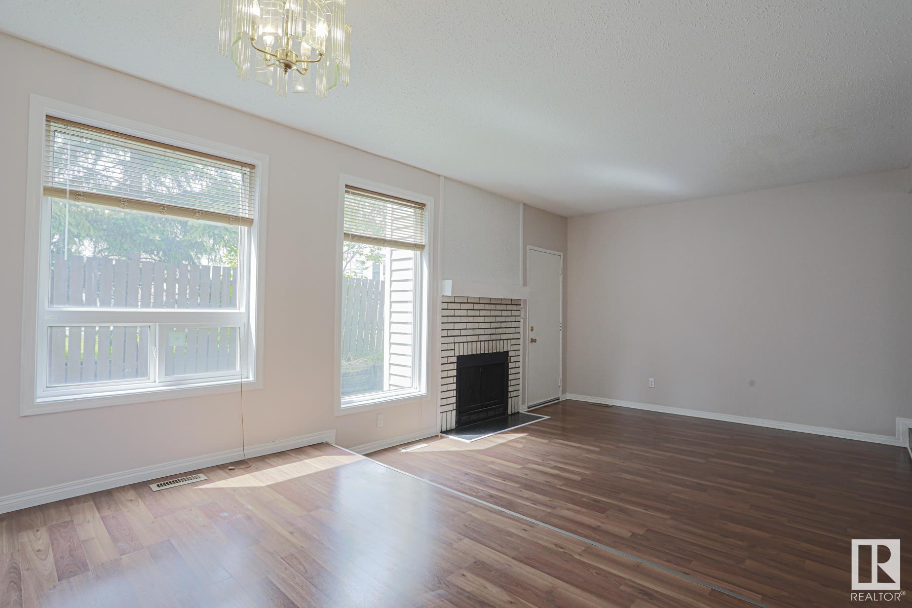 Property Photo:  606 Saddleback Road NW  AB T6J 4Z3 