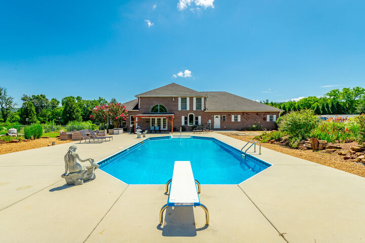 Property Photo:  575 W Nickajack Road  GA 30736 