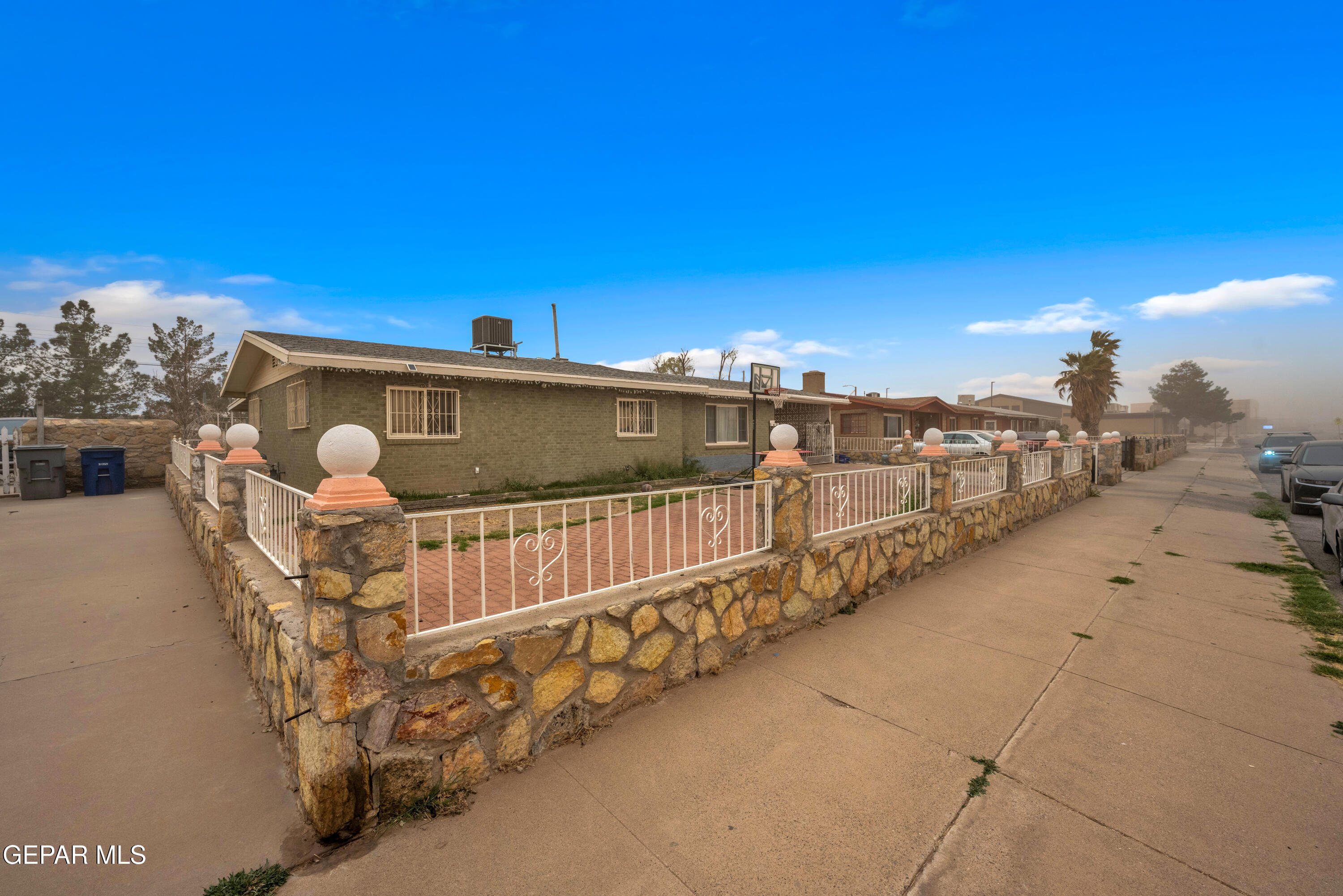 Property Photo: 409 Lisbon Street TX 79905