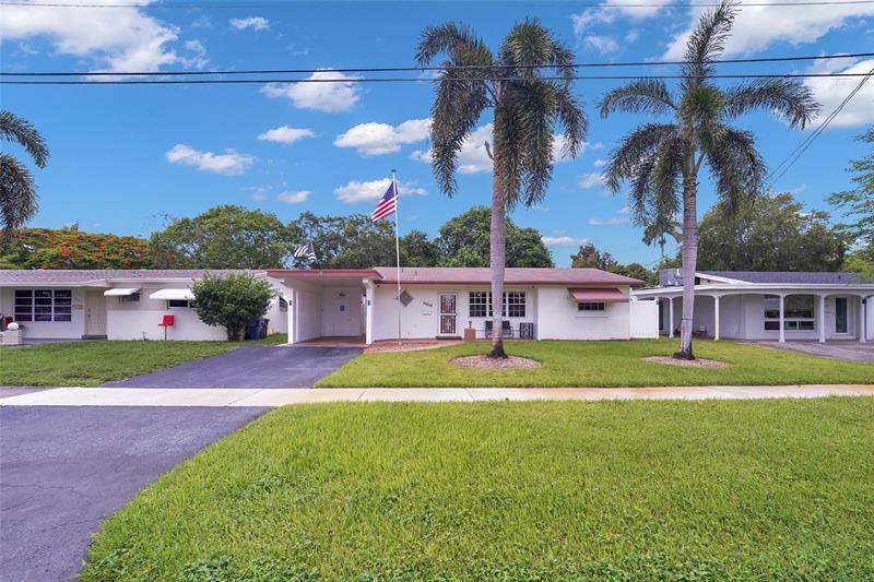 Property Photo:  2011 N 31st Ave  FL 33021 