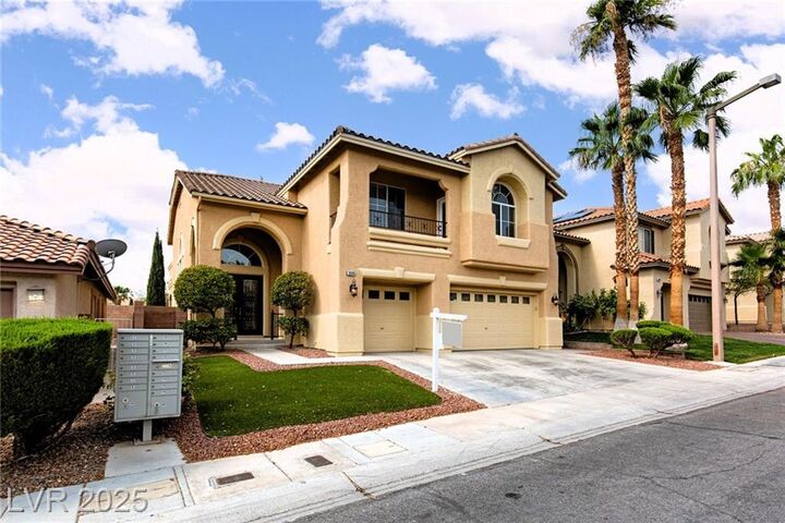 Property Photo: 10665 Sapphire Vista Avenue NV 89144
