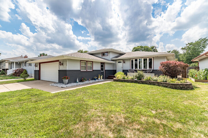 Property Photo:  9120 Southmoor Avenue  IN 46322 
