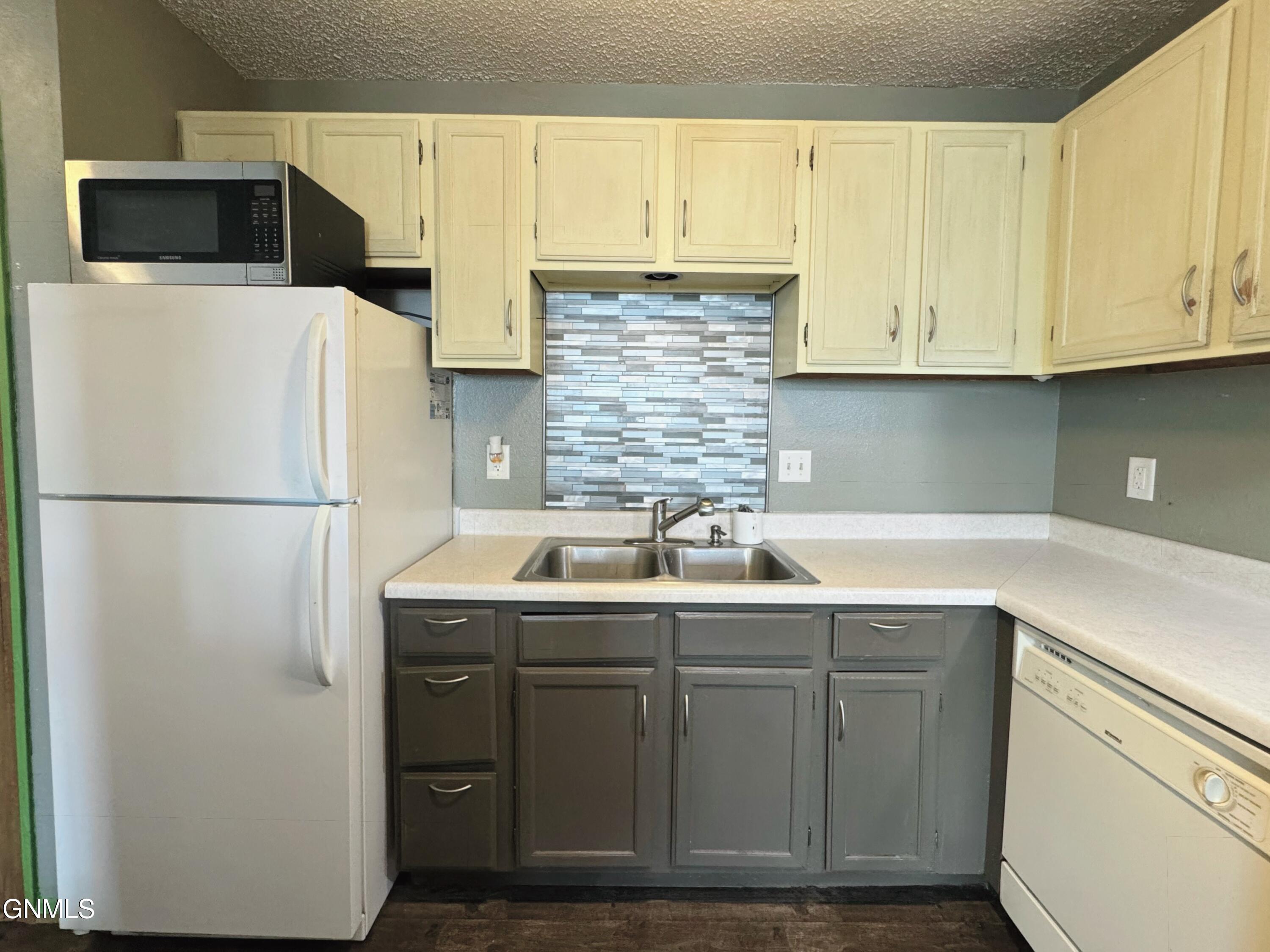 Property Photo:  1112 Portland Drive 101  ND 58504 