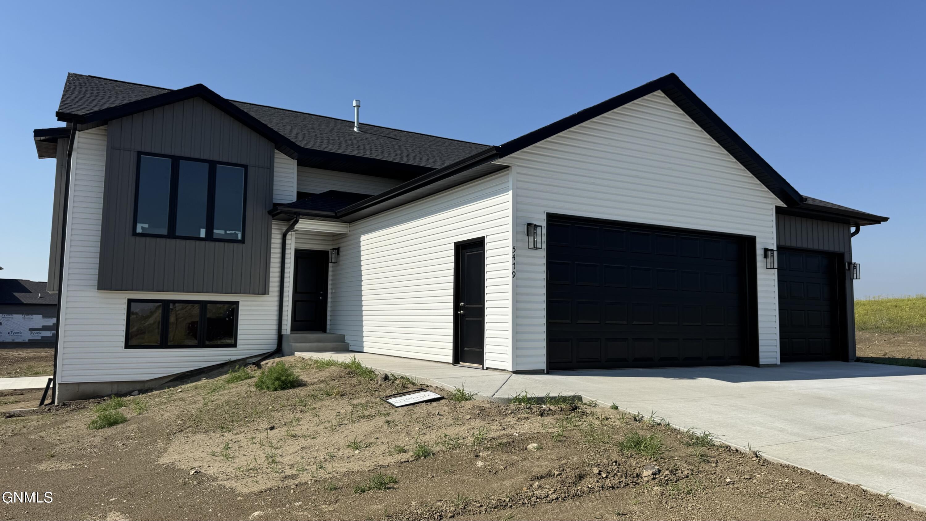 5419 Welder Avenue  Bismarck ND 58503 photo