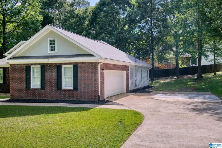 Property Photo: 205 Southwood Drive AL 36203