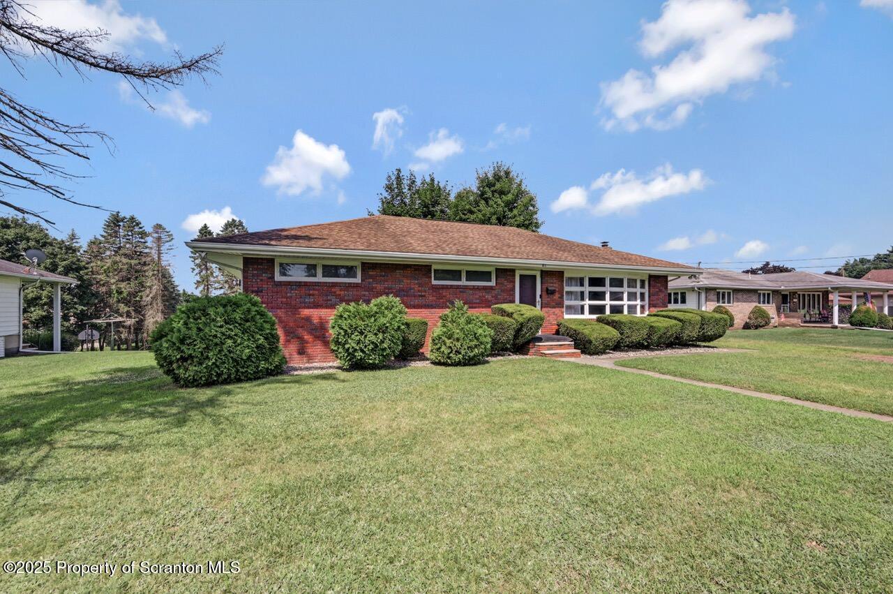 Property Photo:  812 Glenwood Road  PA 18518 