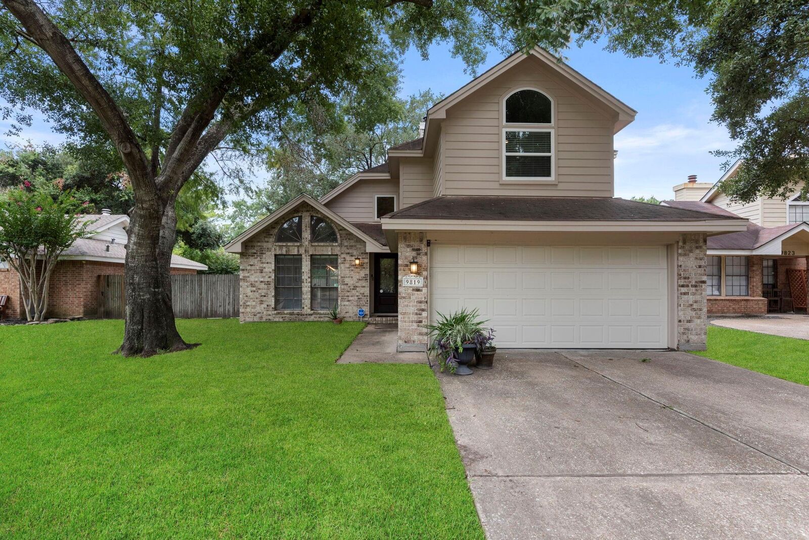 Property Photo:  9819 Stableway Drive  TX 77065 