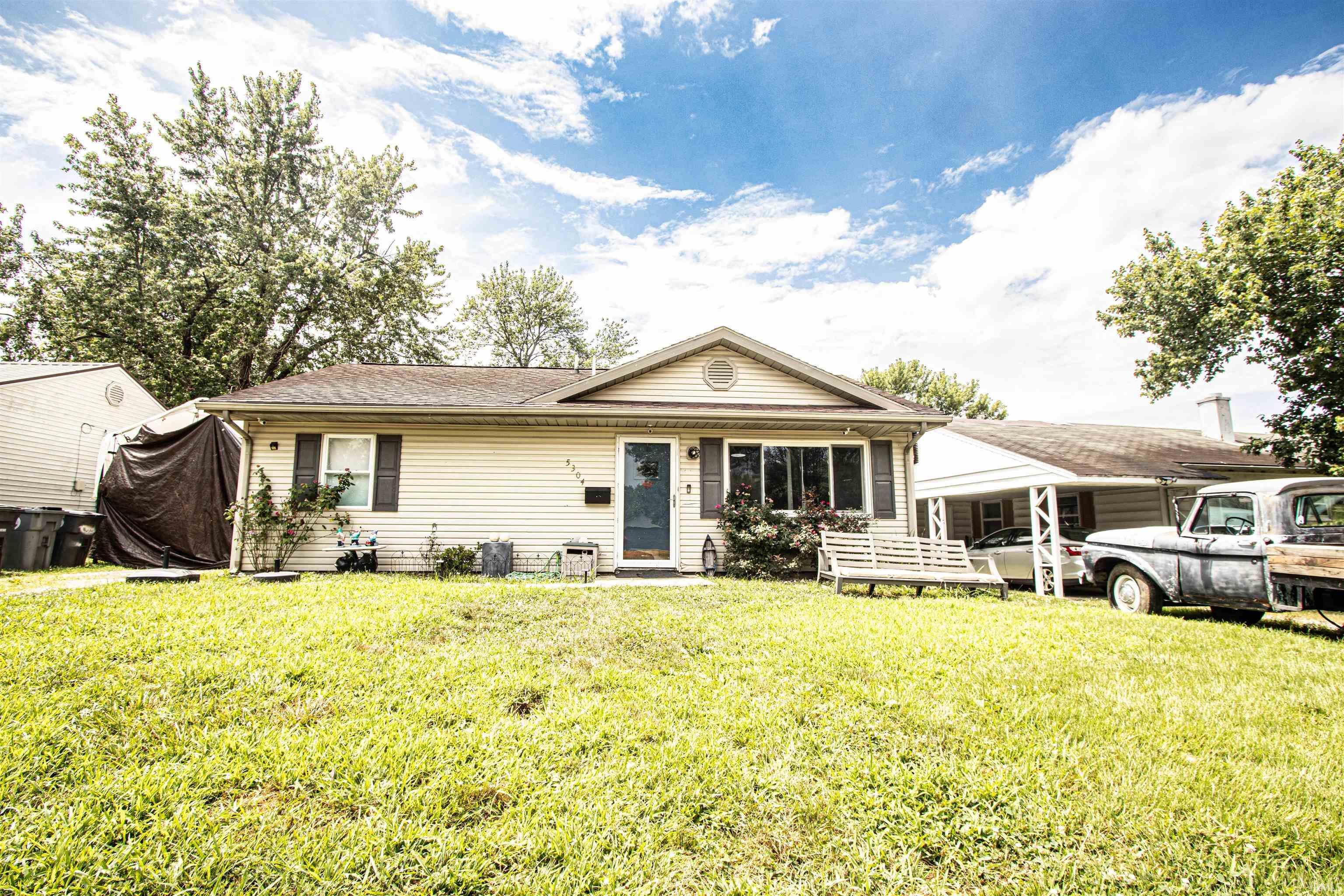 Property Photo: 5304 Warren Drive IN 47710