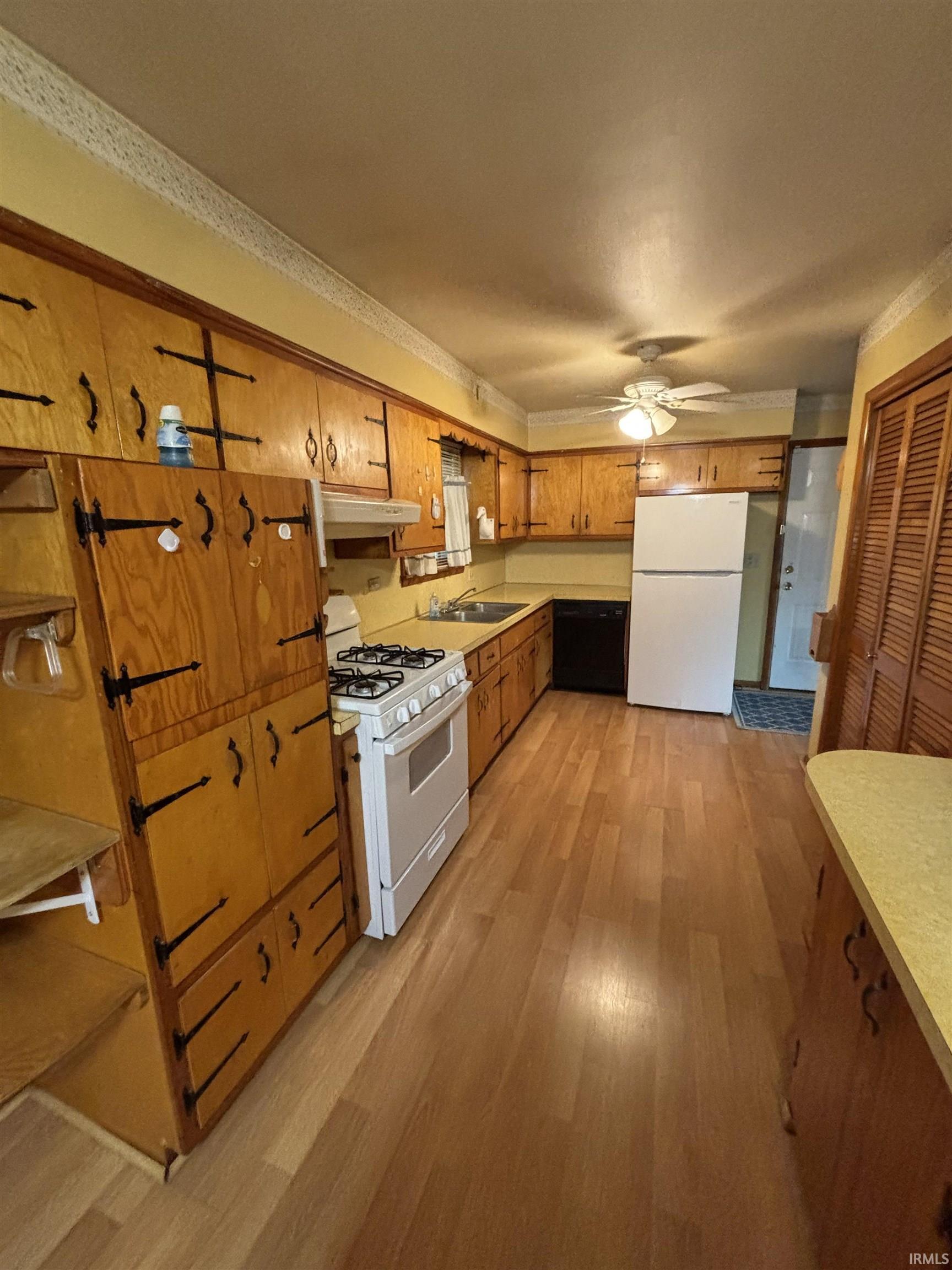 Property Photo: 1300 Harriett Street IN 47620