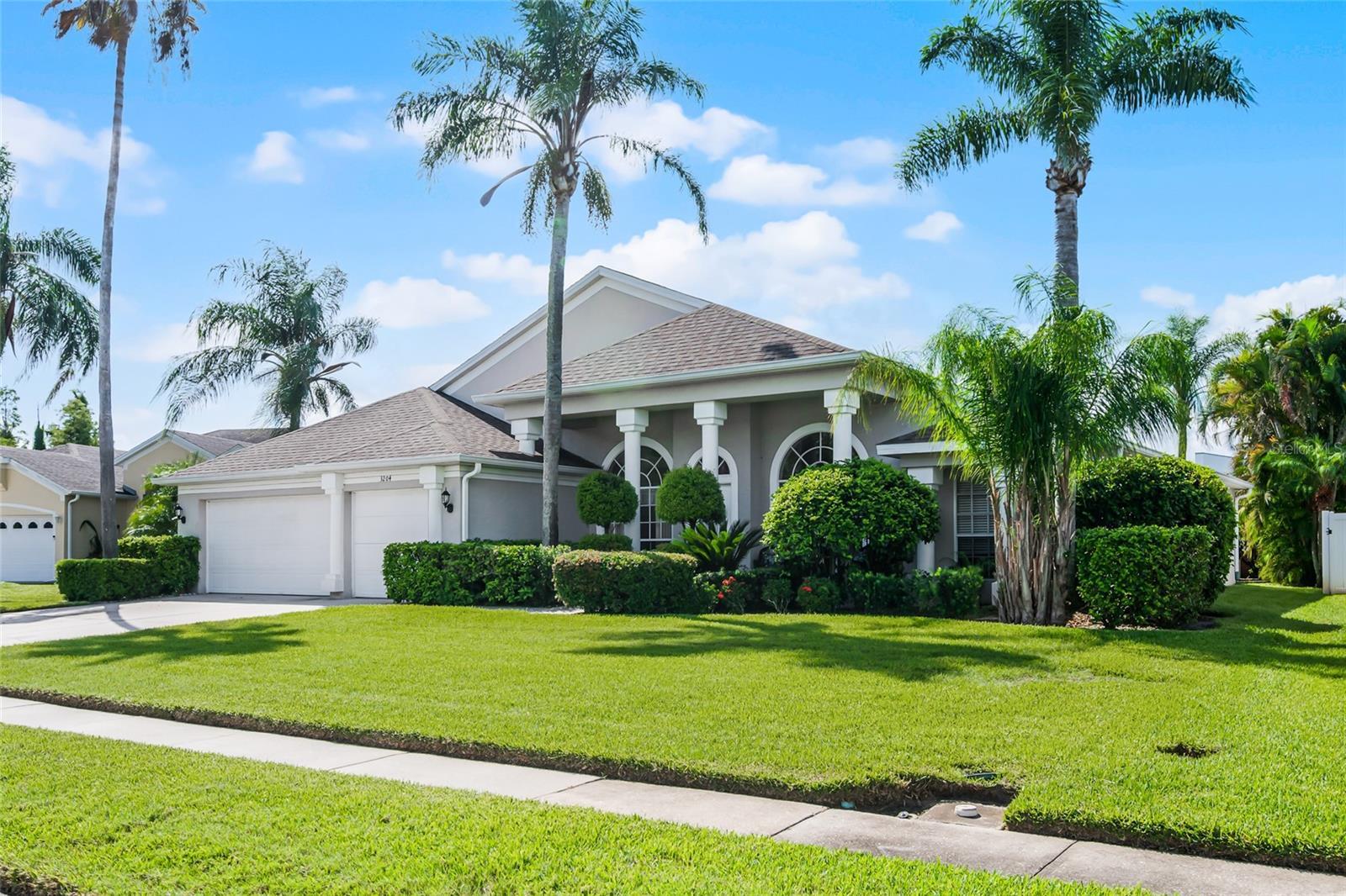 Property Photo: 3204 Hawks Ridge Point FL 34741