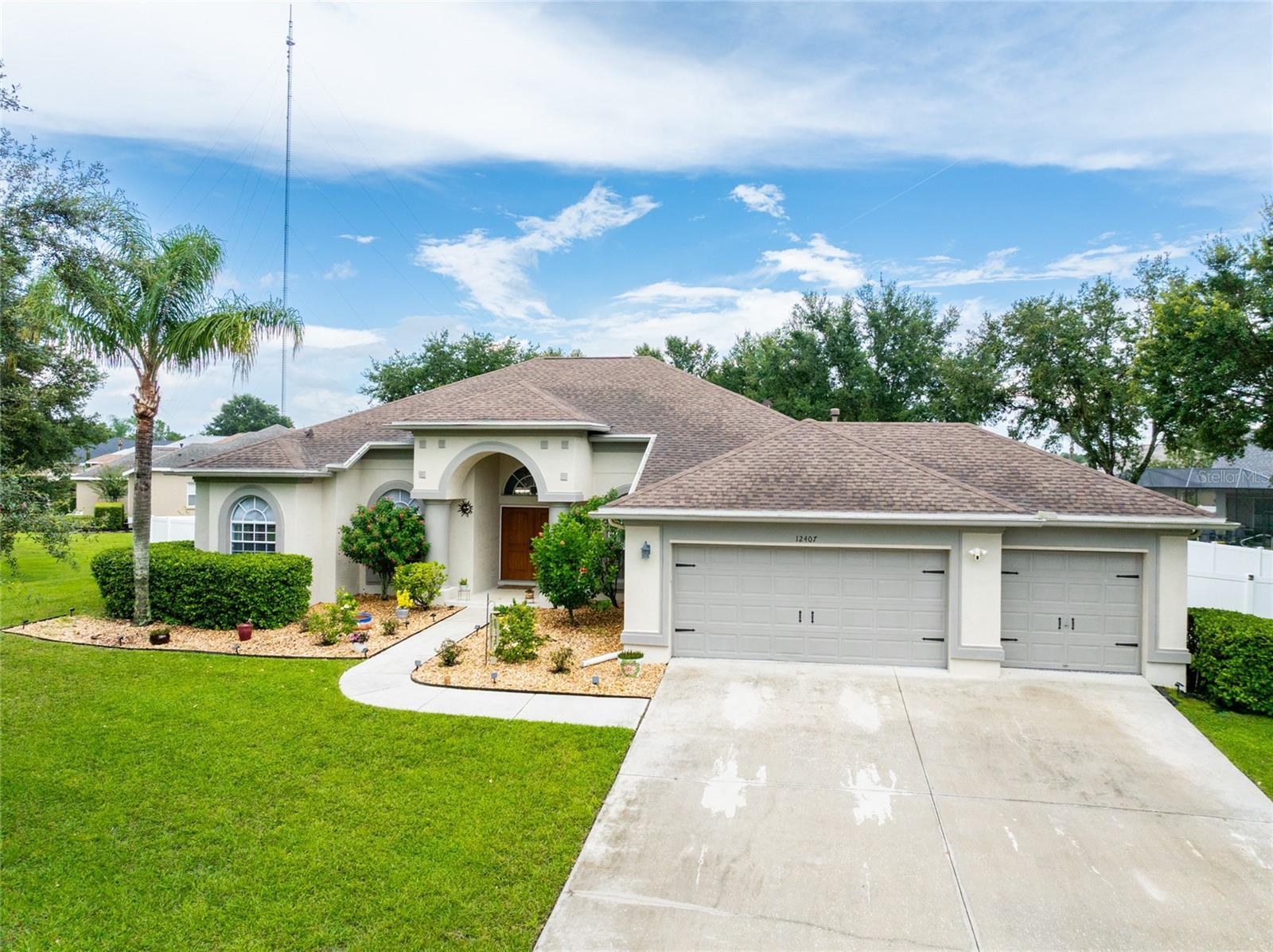 Property Photo:  12407 Creek Edge Drive  FL 33579 